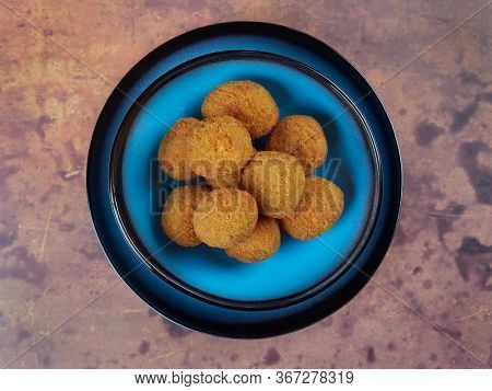 Stuffed And Fried Ascolana Olives (olive All'ascolana), A Dish Originating Circa 1800 In Ascoli Pice