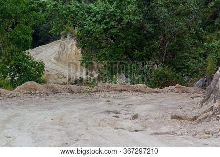 The Road That Builds Up The Hillside : Mulayit Taung,moei Wadi,myanmar.