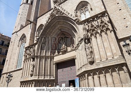 Barcelona, Spain - May 15, 2017: Entrance To The Churh Santa Maria Del Mar. Is A Temple In The Riber