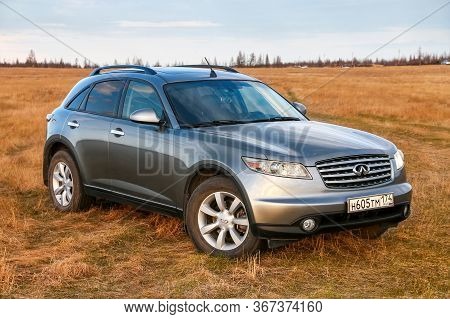 Novyy Urengoy, Russia - May 19, 2020: Crossover Infiniti Fx35 At The Countryside.