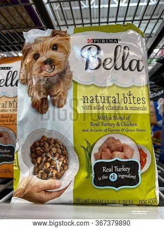 Orlando, Fl/usa-2/6/20:   A Display Of Purina Bella Dog Food At A Walmart Superstore Ready For Pet O
