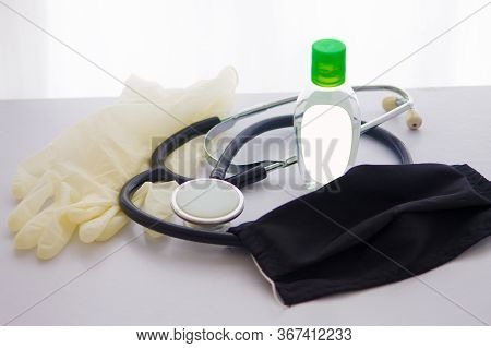 Protective Equipment For Medical Use And Health Personnel