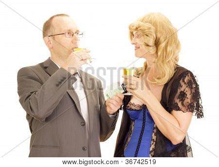 Uomo d'affari che si diverte con una donna romantica