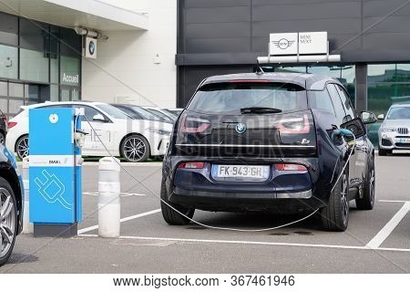 Bordeaux , Aquitaine / France - 10 27 2019 : Bmw I3 Electric Car Charging Batteries On Dealership St