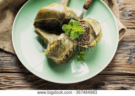 Traditional Italian Artichoke «alla Romana»