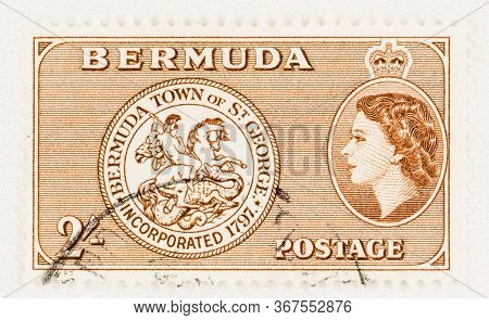 Seattle Washington - May 2, 2020: Bermuda Postage Stamp Of 1953 With Coat Of Arms Of St George And Q