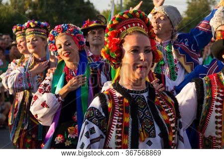 Genichesk, Ukraine - August 26, 2017: Dancers In Ukrainian Traditional Clothing During Festival Of N