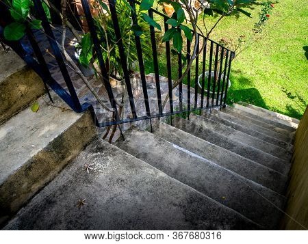 House Frontyard Cultured Veneer Stone Work Siding And Rod Iron Stairs