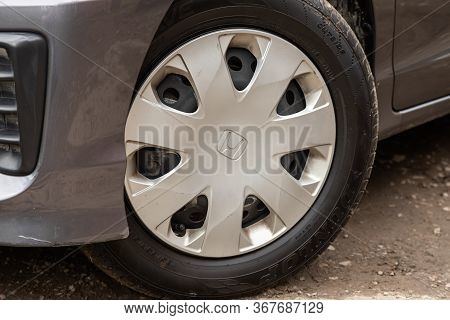 Novosibirsk/ Russia - May 03 2020: Honda Freed, Car Wheel With Alloy Wheel And New Rubber On A Car C