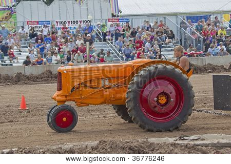 Minneapolis-Moline Tractor Pulling