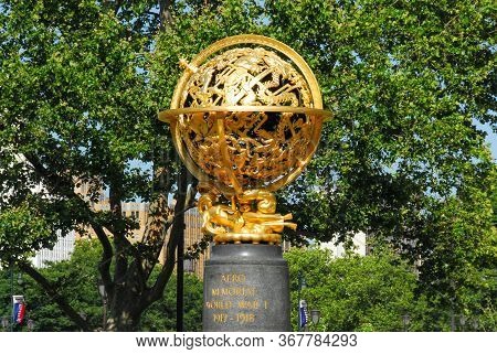 Philadelphia, Pa - June 24, 2007: The Aero Memorial, A Gilded Bronze Sculpture By Paul Manship In Av