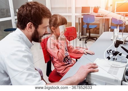 Orthoptics. Pleoptics. Doctor Explains How To Use Ophthalmic Equipment.
