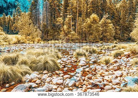 Yosemite Valley. Magnificent National American Natural Park - Yosemite.