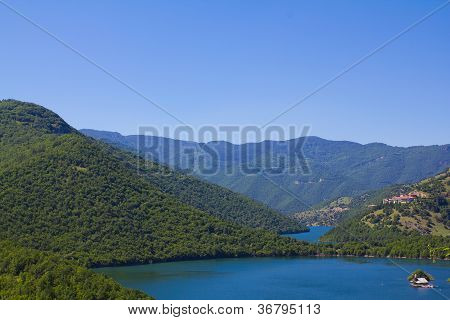 Lago nei Monti Rodopi