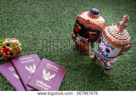 Bangkok, Thailand - Nov 22, 2018 : Ravana And Giantess  Standing Staring At Hanuman Sleep Side Next 