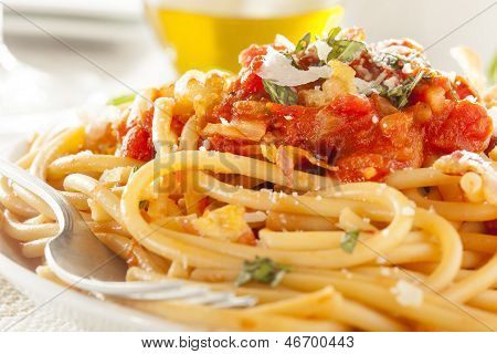 Hjemmelavet Bucatini Amatriciana Pasta
