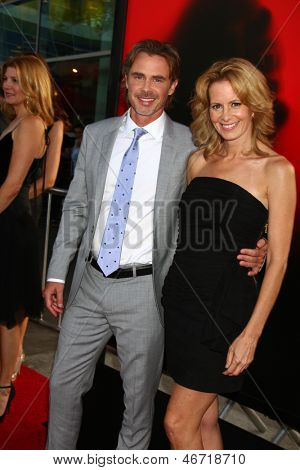 LOS ANGELES - JUN 11: Sam Trammell og Missy Yager ankommer til 