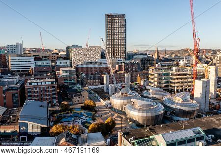 Sheffield, Uk - December 7, 2022.  An Aerial View Of Sheffield Hallam University Students' Union Bui