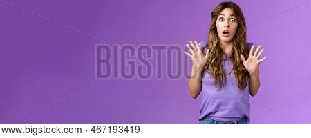 Ambushed Shocked Girl Gasping Not Expect Friend Jump Out Corner Raise Palms Surprised Astonished Dro