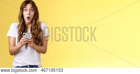 Shocked Impressed Speechless Girl Say Wow Curly Hairstyle Stare Camera Astonished Hold Smartphone Re