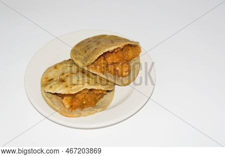 Mexican Gorditas De Migajas With Pork Rinds And Chile