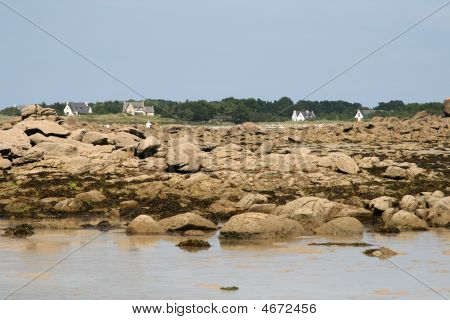 Costa rochosa de granito