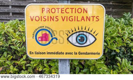 Bordeaux , Aquitaine France - 12 12 2022 : Protection Voisins Vigilants French Text And Sign Logo Of