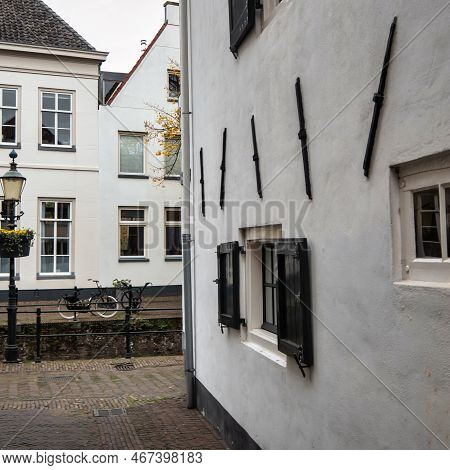 Amersfoort, Netherlands - October 25 2020 : A Small Aley In A Dutch Historic Medieval Town With Hous
