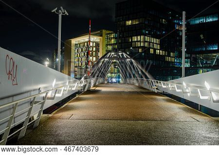 15  Decembar 2022, Amsterdam, Netherlands,  View On Amsterdam During The Light Festival In The Nethe