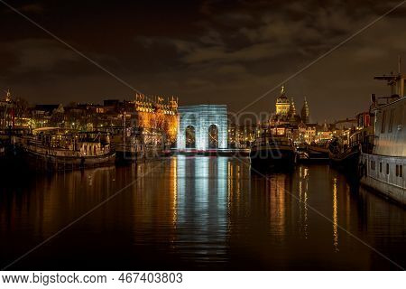15  Decembar 2022, Amsterdam, Netherlands,  View On Amsterdam During The Light Festival In The Nethe