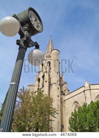 Chiesa di Avignone orologio