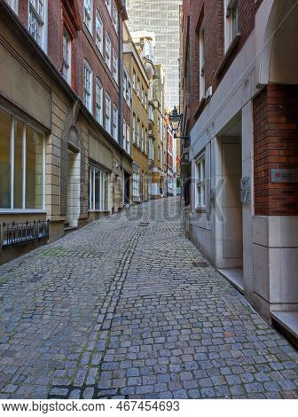 London, Uk - November 25, 2022: View Part Of The Walkie Talkie Building Through Lovat Lane, Billings