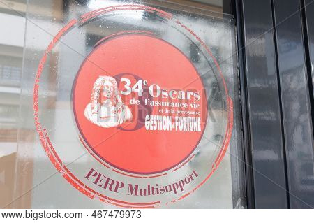 Bordeaux , Aquitaine France - 12 15 2022 : Oscars De Assurance Vie Perp Multisupport Sign Text And L