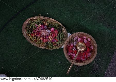 Bunga Temanten Warna Merah Yang Sangat Indah Sekali