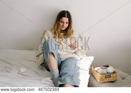 Teengirl Knitting At Home. Handmade And Hobby. New Small Business Employment Opportunity Concept. Ne