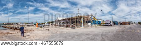 Struisbaai, South Africa - Sep 21, 2022: Panorama View Of The Waterfront At The Harbor In Struisbaai