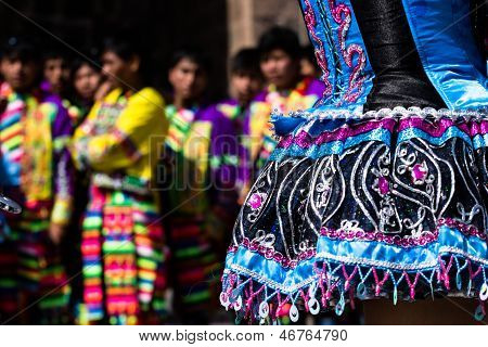 Peruanische TänzerInnen auf der Parade In Cusco.