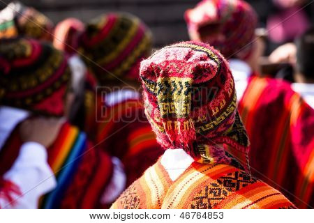 Peruanische TänzerInnen auf der Parade In Cusco.