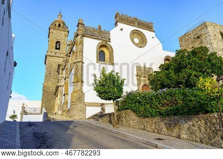 Medival Church Of Stone And White Walls Of The Picturesque Town Of Medina Sidonia, Cadiz.