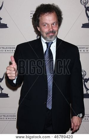 LOS ANGELES - JUN 13: Curtis Armstrong přijíždí na recepci Daytime Emmy kandidátů předložený 
