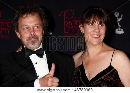 LOS ANGELES - JUN 14: Curtis Armstrong navštěvuje 2013 Daytime kreativní Emmy v Bonaventure 