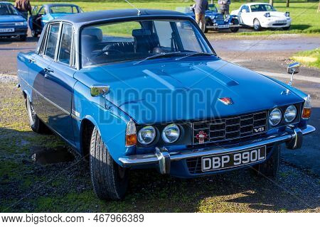 Shepton Mallet, Uk, February 08, 2020: A 1973 Rover 3500 P6 V8 S, Reg No: Dpb 990l At The Great West