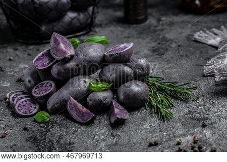 Organic Purple Sweet Potato. Raw Sweet Potatoes Or Batatas. Pomoea Batatas. Batata Potato, Vegan Foo