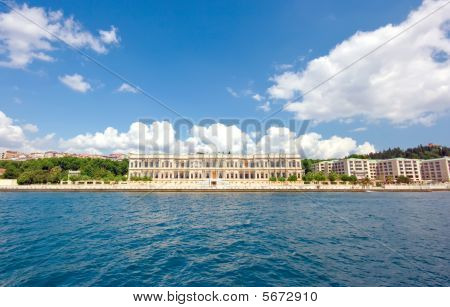 Dolmabahce-palatsi Istanbulissa