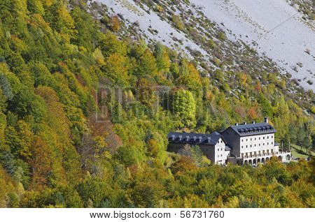Ordesa og Monte Perdido National Parador i Pineta Valley, Huesca, Aragonien, Spanien
