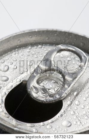 ソーダの金属缶のオープン、閉鎖を閉じる