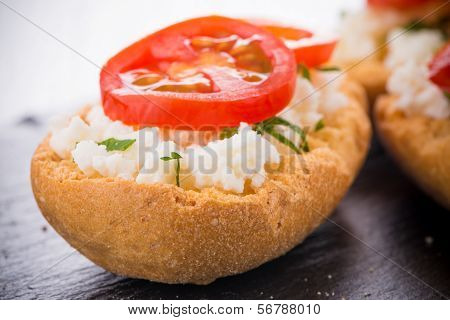 Bread With Cottage