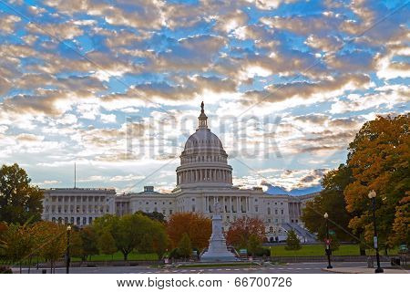 US Capitol building in the Fall.