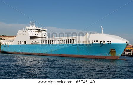 Roro Ship