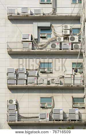Seoul, Korea - March 24, 2014: Lots Of Outdoor Unit Of Airconditioner On A Wall Of Building In A Cit